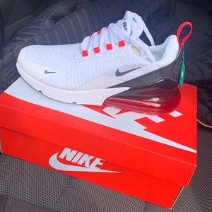 Airmax 270s red black white